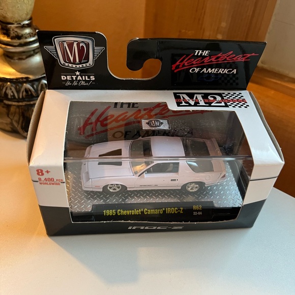 M2 1985 Chevrolet Camaro IROC-Z Heartbeat car - Picture 2 of 3